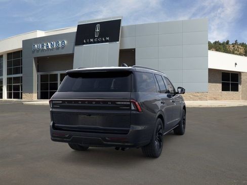 New 2026 Lincoln Navigator Reserve w/ Jet Appearance Package AWD/4WD image 8