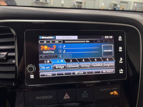 Used 2018 Mitsubishi Outlander SE image 19