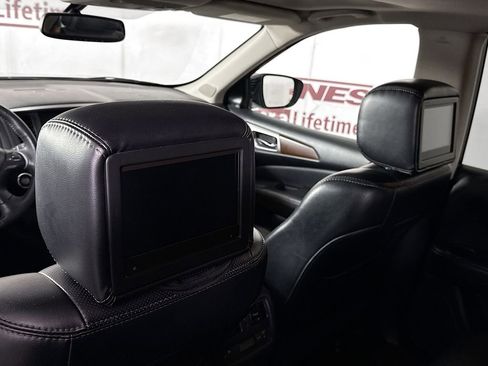 Used 2019 Nissan Pathfinder Platinum image 13