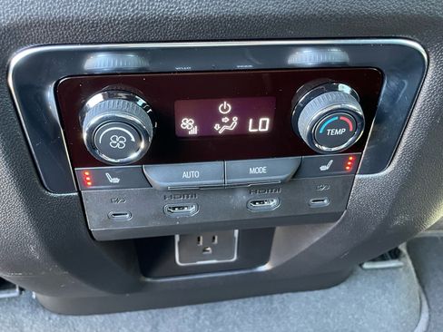 Used 2025 Chevrolet Suburban RST w/ Advanced Technology Package AWD/4WD image 9