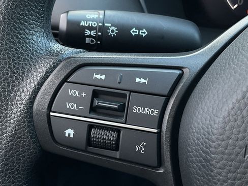 Used 2025 Honda HR-V LX image 23