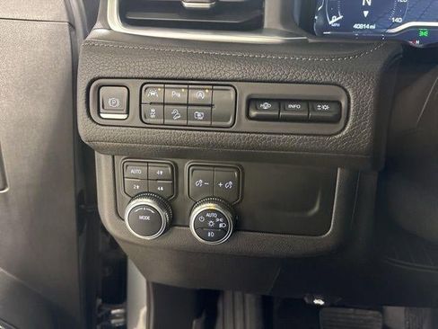 Used 2023 GMC Yukon Denali image 15