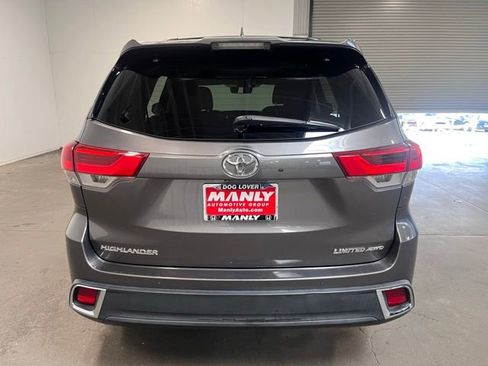 Used 2017 Toyota Highlander Limited Platinum w/ Carpet Mat Package image 4
