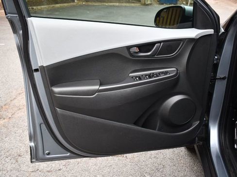 Used 2019 Hyundai Kona SE w/ Cargo Package image 11