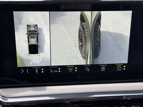 Used 2023 GMC Sierra 1500 AT4X AWD/4WD image 32
