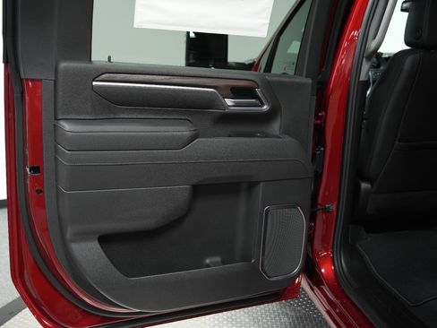 New 2026 GMC Sierra 2500 SLT w/ SLT Convenience Package image 16