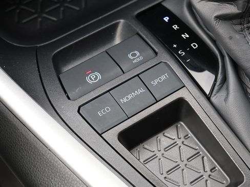 Used 2025 Toyota RAV4 LE image 22