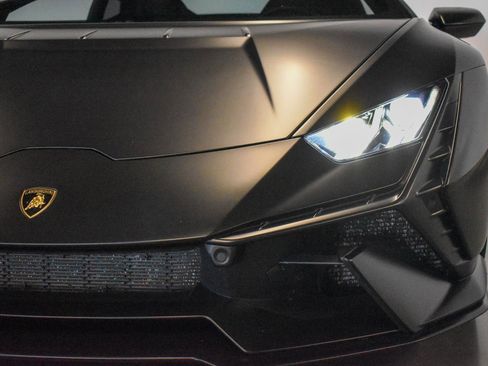 Used 2023 Lamborghini Huracan Tecnica image 14