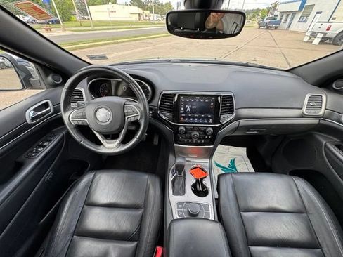 Used 2020 Jeep Grand Cherokee Limited AWD/4WD image 16