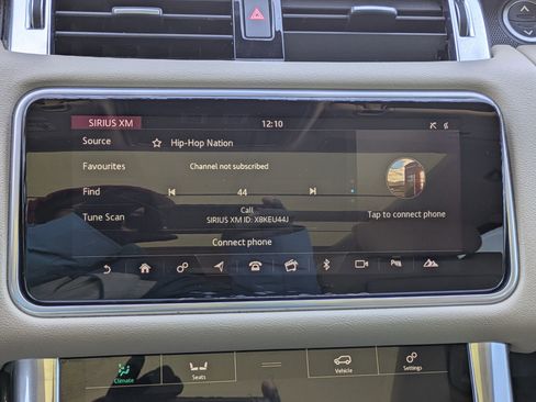 Used 2020 Land Rover Range Rover Sport HSE image 12