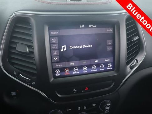 Used 2019 Jeep Cherokee Trailhawk w/ Cold Weather Group image 5