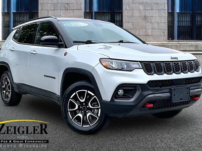 Used 2025 Jeep Compass Trailhawk