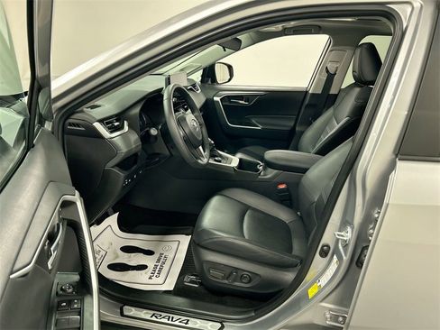 Used 2024 Toyota RAV4 XLE Premium image 9