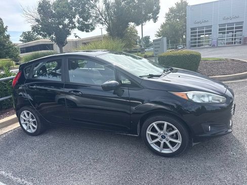 Used 2019 Ford Fiesta SE w/ Equipment Group 201A FWD image 2