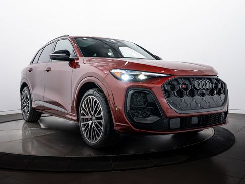 Certified 2025 Audi SQ5 Premium Plus w/ Premium Plus Package image 2