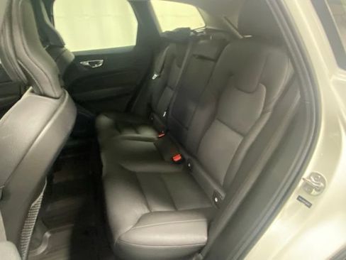 Used 2023 Volvo XC60 B5 Plus w/ Climate Package AWD/4WD image 14