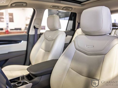 Used 2022 Cadillac XT6 Premium Luxury image 19