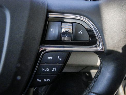 Used 2021 Lincoln Navigator L Reserve AWD/4WD image 19