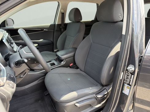 Used 2020 Kia Sorento LX FWD image 21