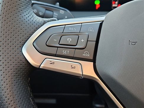 New 2026 Volkswagen Tiguan SE R-Line image 15