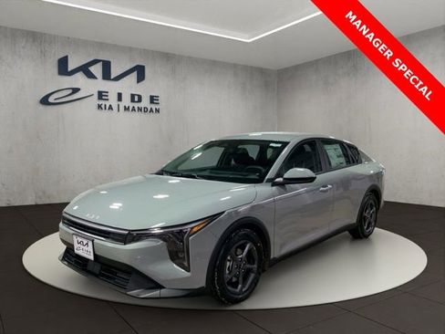 New 2026 Kia K4 LXS image 1