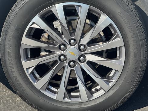 Certified 2023 Chevrolet Traverse Premier w/ LPO, Floor Liner Package image 8