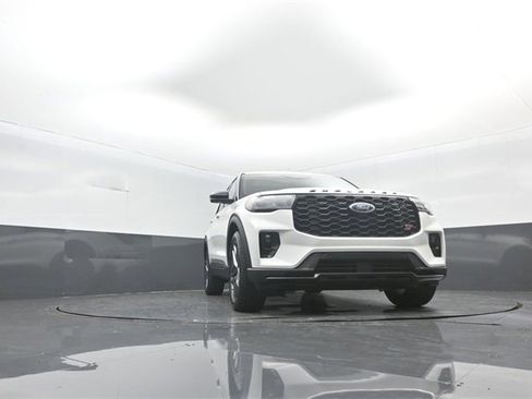 New 2026 Ford Explorer ST w/ Sun And Sound Package image 29