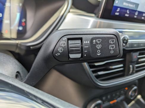 Used 2021 Ford Escape Titanium FWD image 33