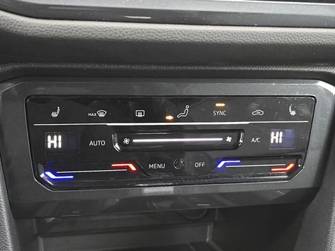 Certified 2023 Volkswagen Tiguan SE R-Line image 24