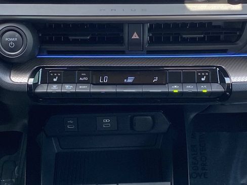 Certified 2026 Toyota Prius XLE FWD image 31