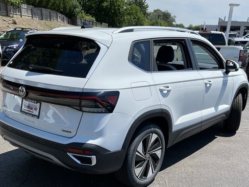 New 2026 Volkswagen Taos SE AWD/4WD image 7