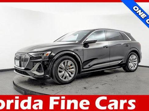 Used 2022 Audi e-tron S Premium Plus image 1