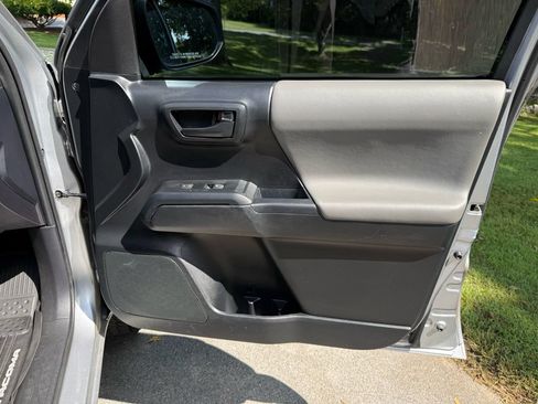 Used 2019 Toyota Tacoma SR w/ SX Package RWD image 30