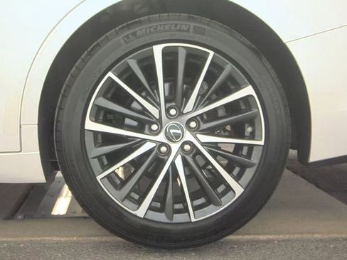 Used 2023 Lexus ES 350 w/ Premium Package FWD image 13