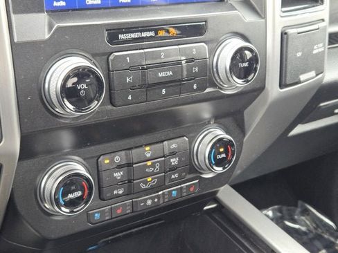 Used 2019 Ford F150 Platinum w/ Equipment Group 701A Luxury image 25