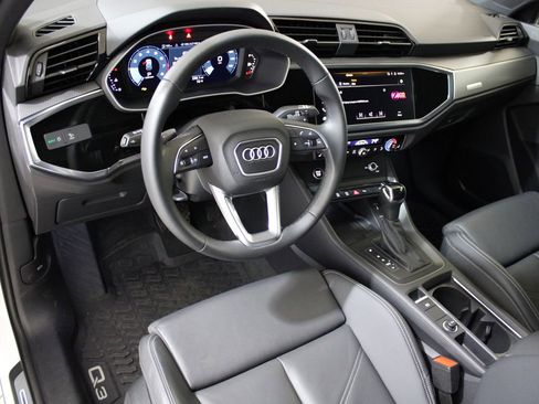 Certified 2025 Audi Q3 2.0T Premium w/ Convenience Package image 19