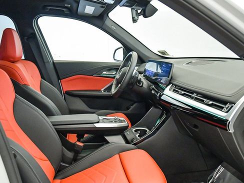 Used 2025 BMW X1 xDrive28i w/ M Sport Package image 16