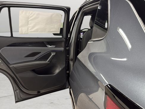 New 2026 Volkswagen Tiguan SE R-Line FWD image 25