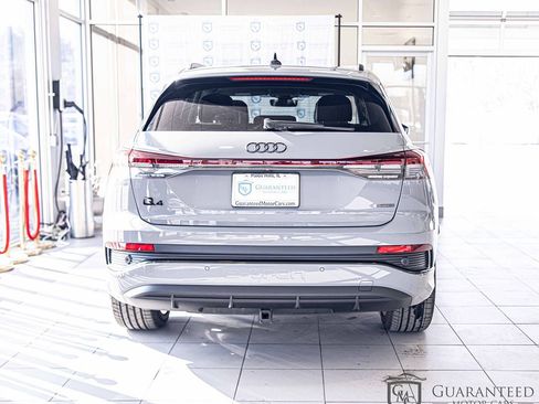 Used 2024 Audi Q4 e-tron Premium Plus w/ Premium Plus image 13