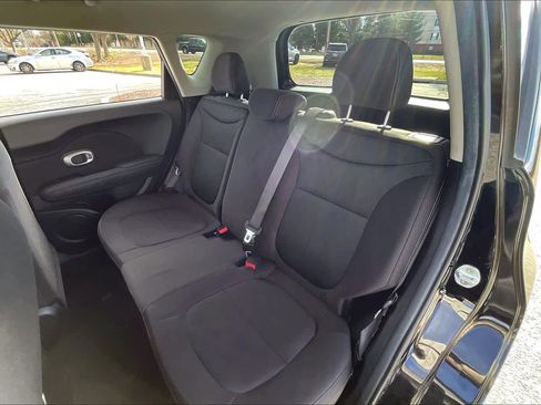 Used 2016 Kia Soul image 18