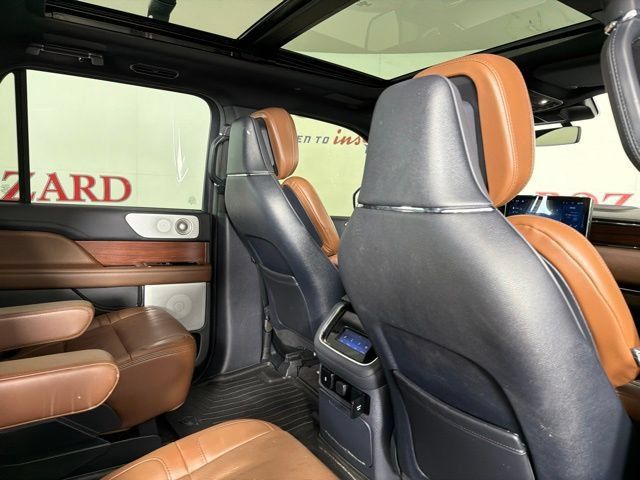 Used 2022 Lincoln Navigator L Reserve AWD/4WD image 35