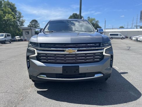 Used 2022 Chevrolet Suburban Premier AWD/4WD image 3