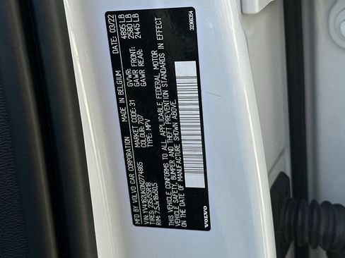 Used 2022 Volvo XC40 T5 Momentum image 28