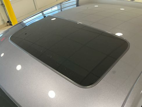 Used 2022 Honda Accord EX-L image 12