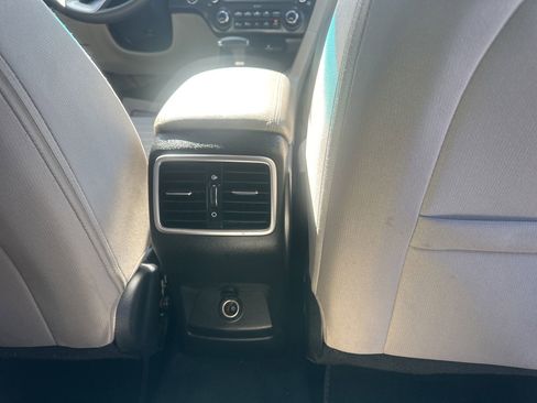 Used 2022 Kia Sportage LX w/ LX FWD Value Edition Package image 15