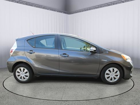 Used 2013 Toyota Prius C Two image 8