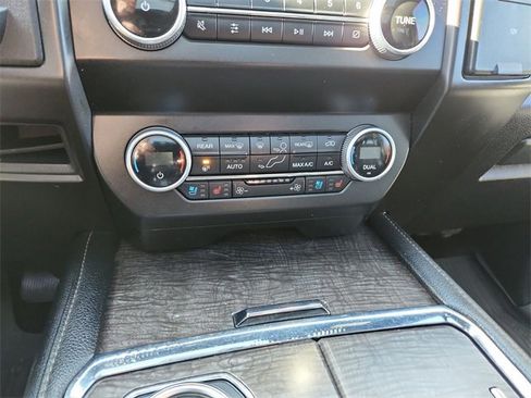 Used 2021 Ford Expedition Max Limited image 18