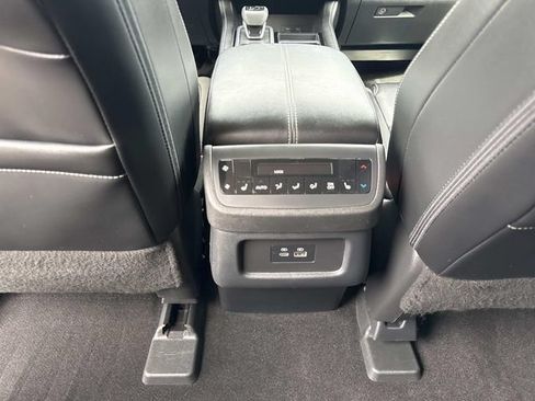 Used 2023 Nissan Pathfinder SL w/ SL Premium Package AWD/4WD image 17