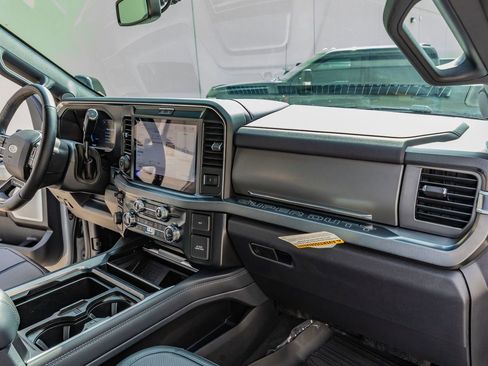 Used 2025 Ford F450 Platinum w/ FX4 Off-Road Package AWD/4WD image 18