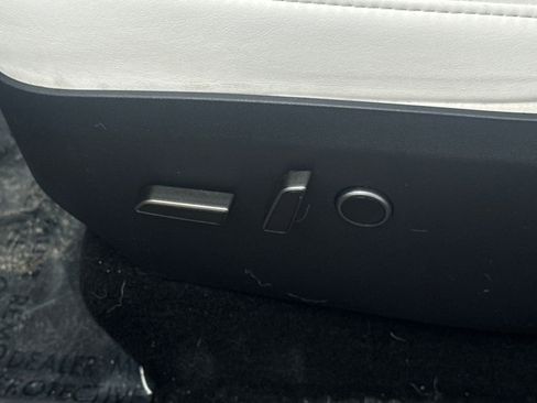 Used 2024 Tesla Model Y Performance image 45